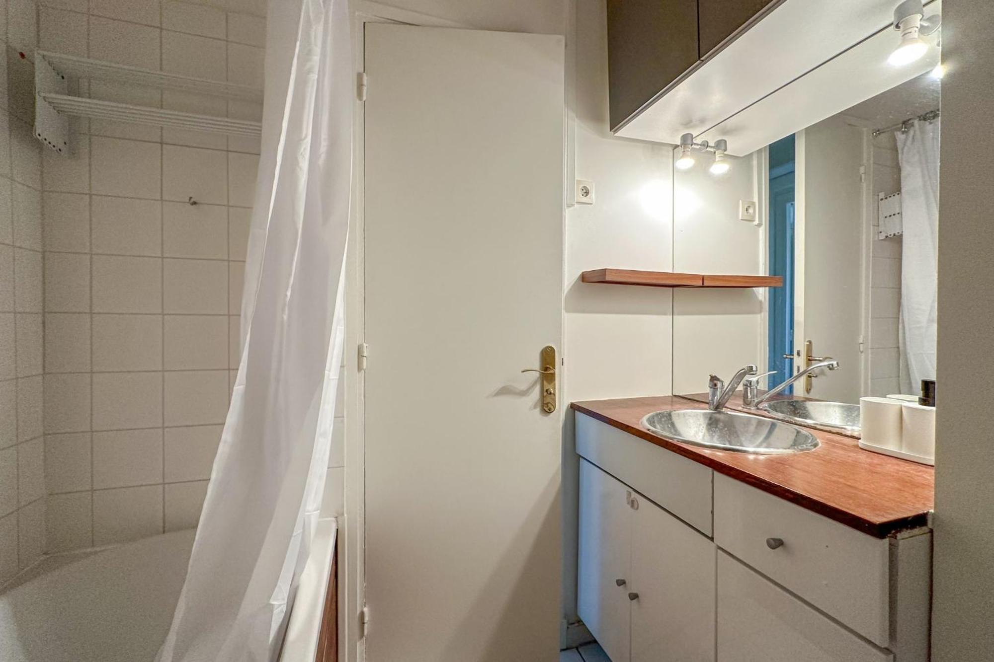 Flexliving - - Croix Nivert *